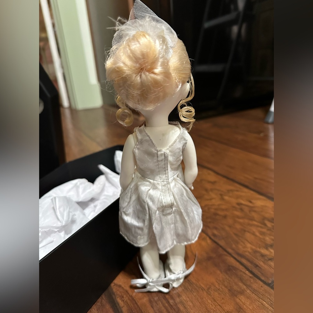 Living Dead Dolls Little Miss Blood White Dress Horror Doll - Picture 3 of 3
